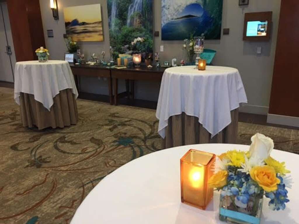 Thoughtful Decorating Ideas for a Funeral Reception